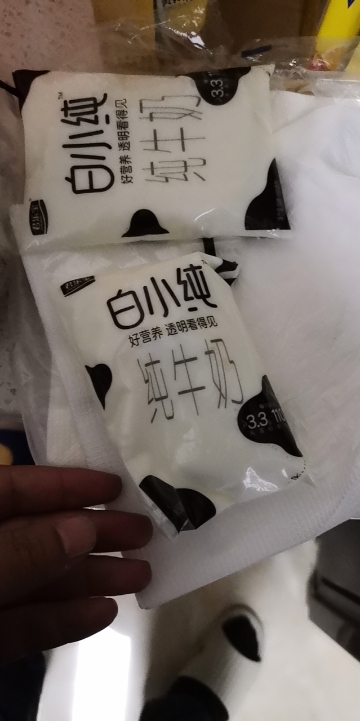 君乐宝白小纯纯牛奶180ml*8袋透明袋学生网红早餐纯奶小白袋特惠晒单