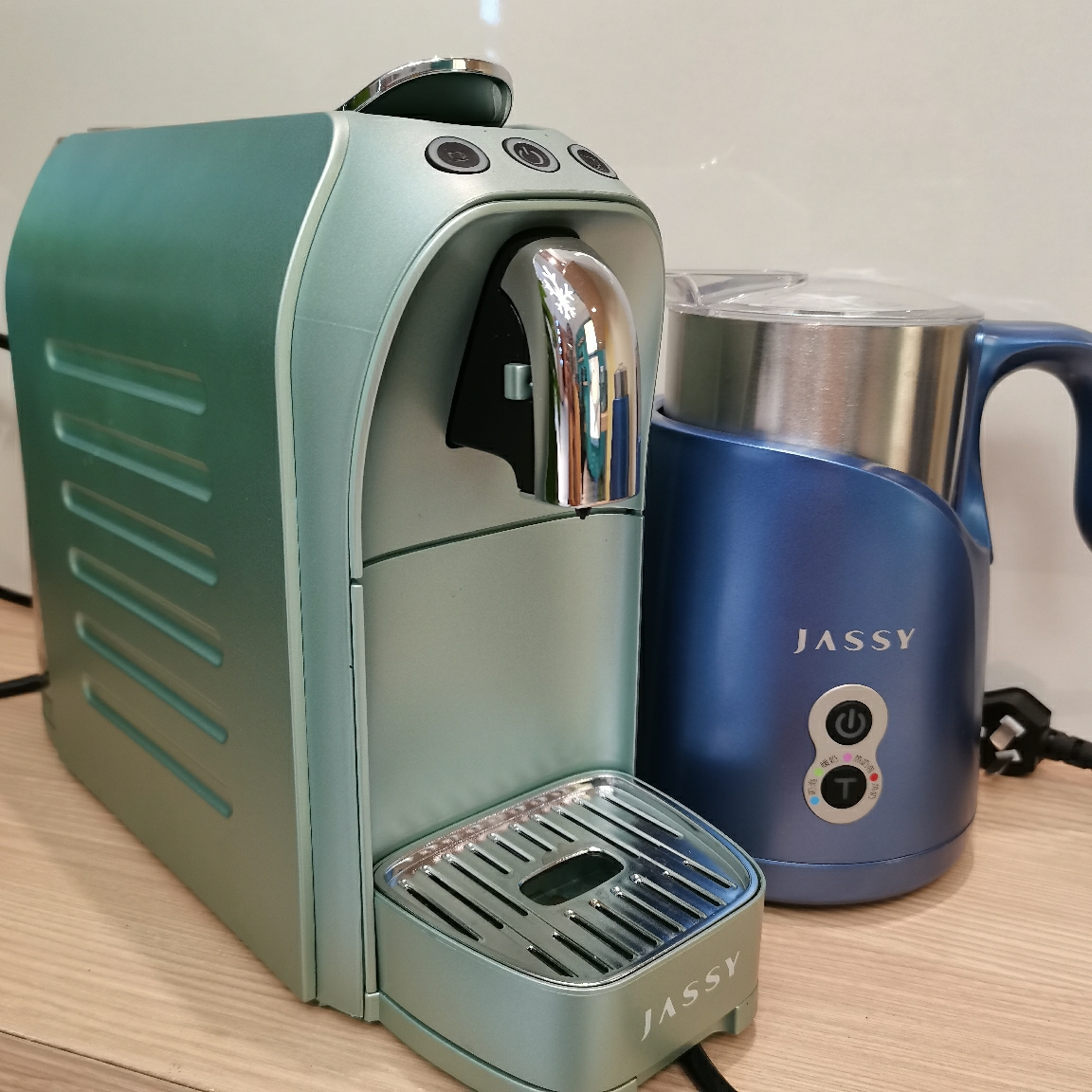 jassy爵仕全自动奶泡机家用咖啡电动冷热打奶器牛奶发泡机温牛奶加热