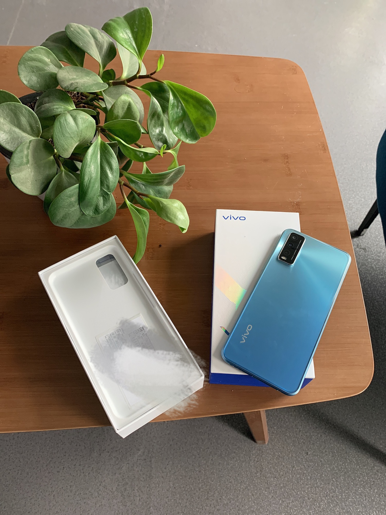 vivo y30 新品 8gb 128gb 水漾蓝 5000mah超大电池 后置ai智慧三摄