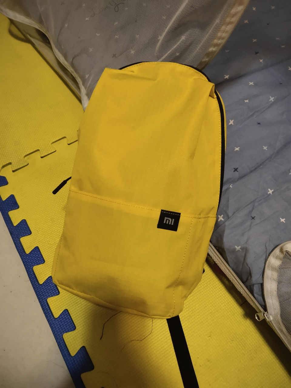 小米双肩包小背包男女通用运动包日常休闲双肩包学生书包旅行包黄色7l