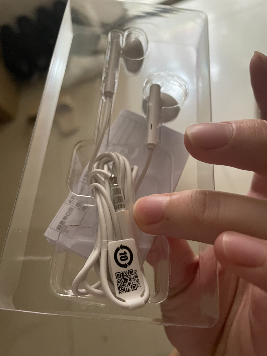 huawei/华为 华为半入耳式耳机am115 高品质音效 佩戴舒适 三键线控