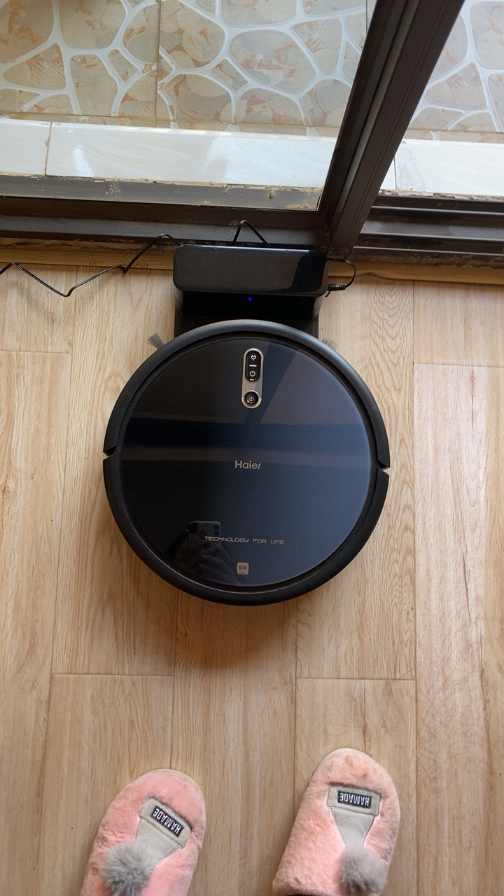 海尔智能扫地机器人