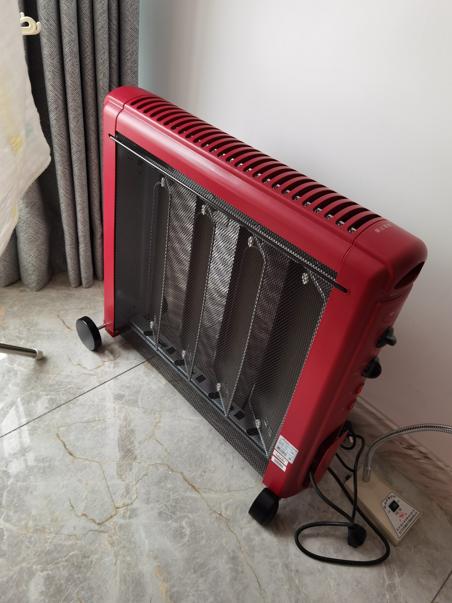 格力(gree)取暖器 ndyc-21b-wg 家用 硅晶电热膜 电暖器节能电暖气