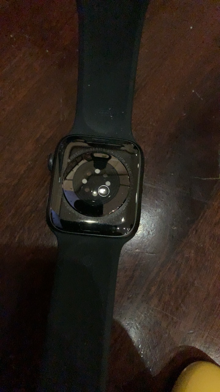 series 6 44毫米 蜂窝版 深空灰色铝金属表壳 黑色运动表带 智能手表