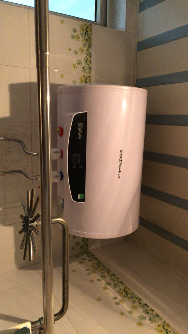 荣事达电热水器家用卫生间储水式淋浴洗澡速热40升50升60升租房用晒单