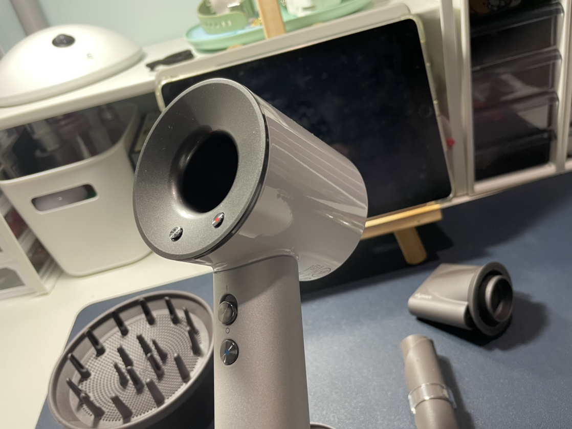 戴森(dyson) 吹风机hd03 3档风力 1600w功率 手持平衡设计 银白色