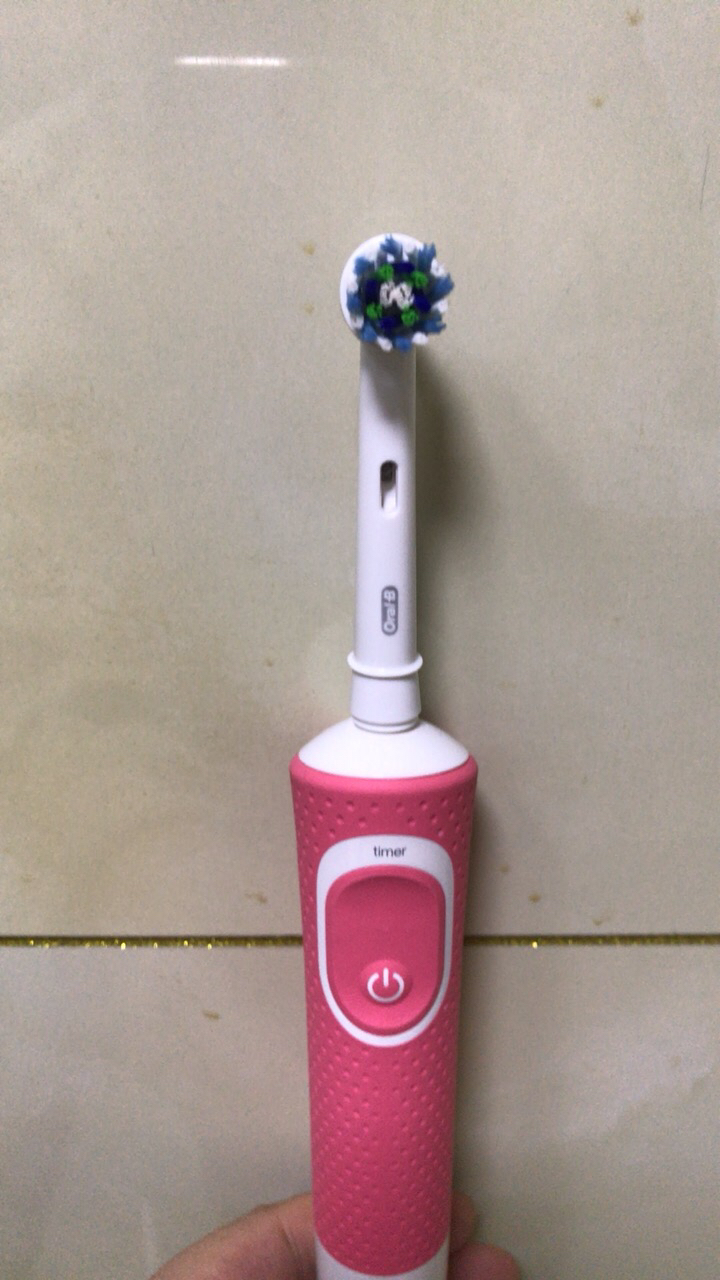 欧乐b(oralb)电动牙刷 成人2d声波震动d100 樱花粉,清新蓝双支装晒单