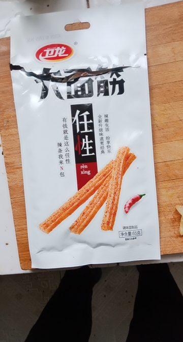 卫龙辣条大面筋香辣味65gx2 袋晒单图