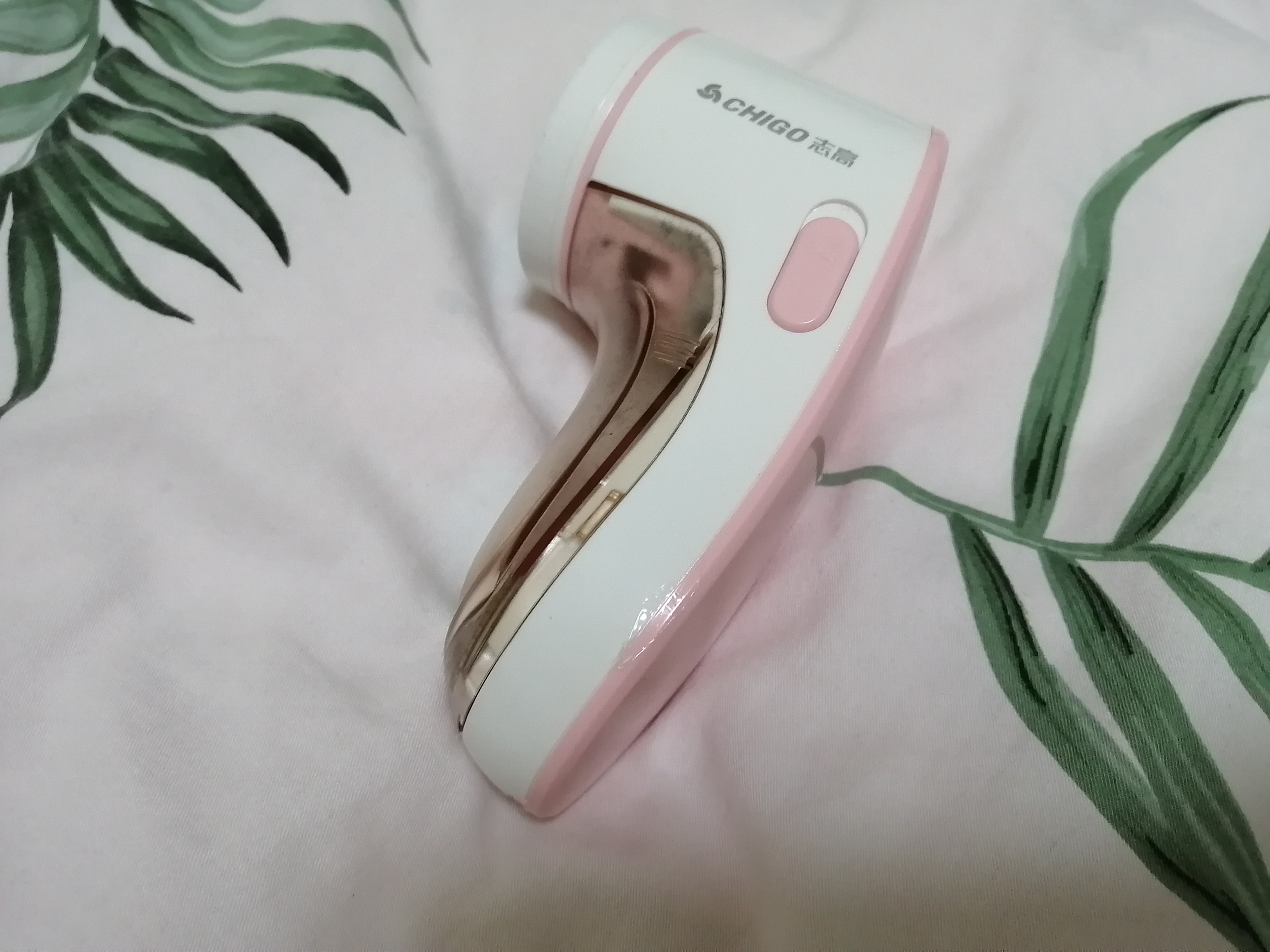 志高(chigo)zg-m33 充电式毛球修剪器 衣物修剪器 粉色晒单图