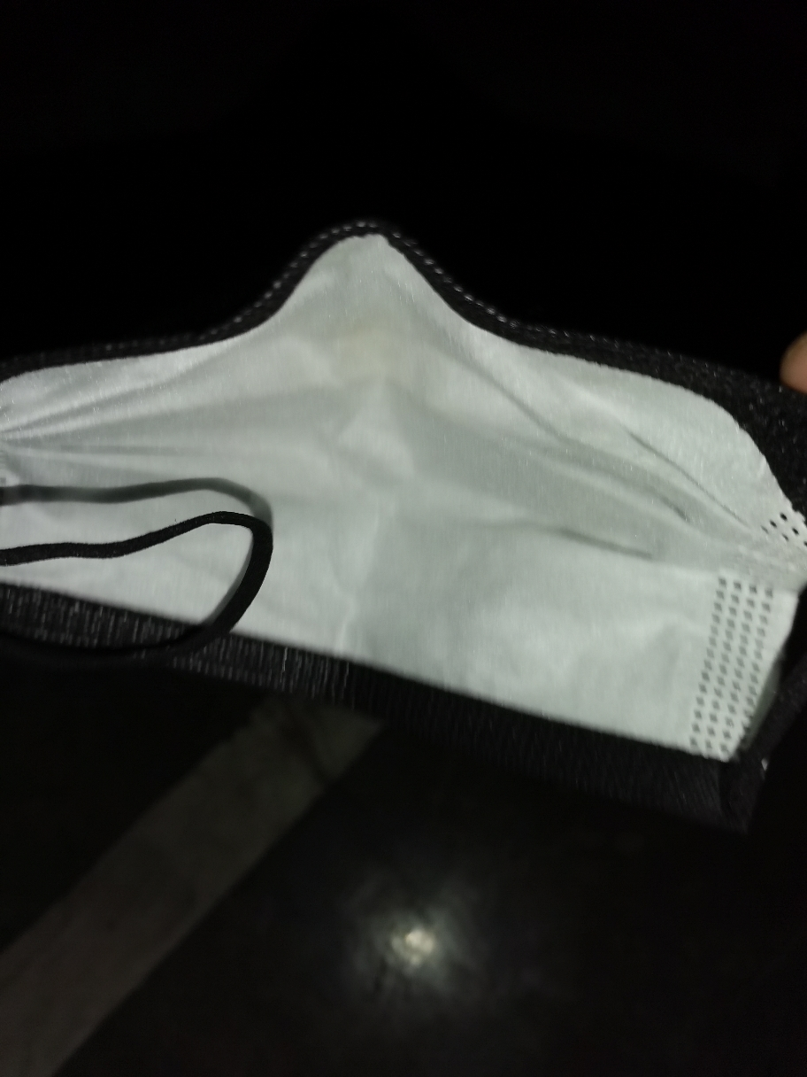 黑色的口罩