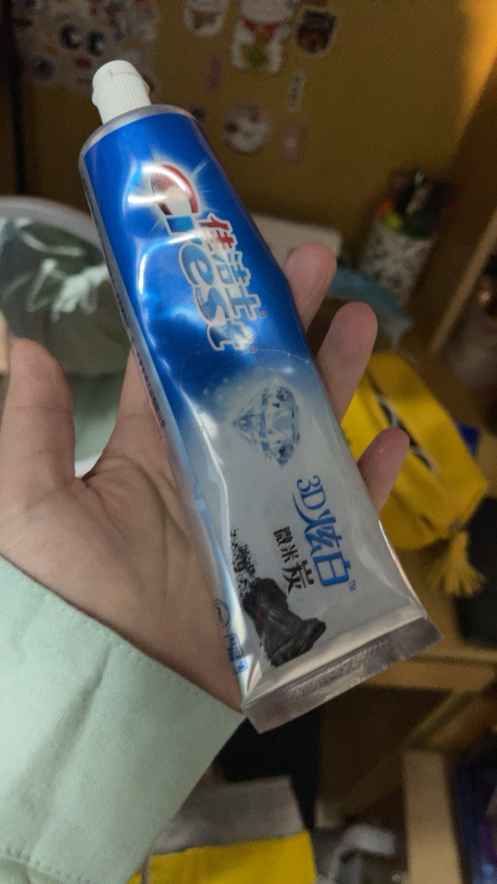 牙膏佳洁士3d炫白