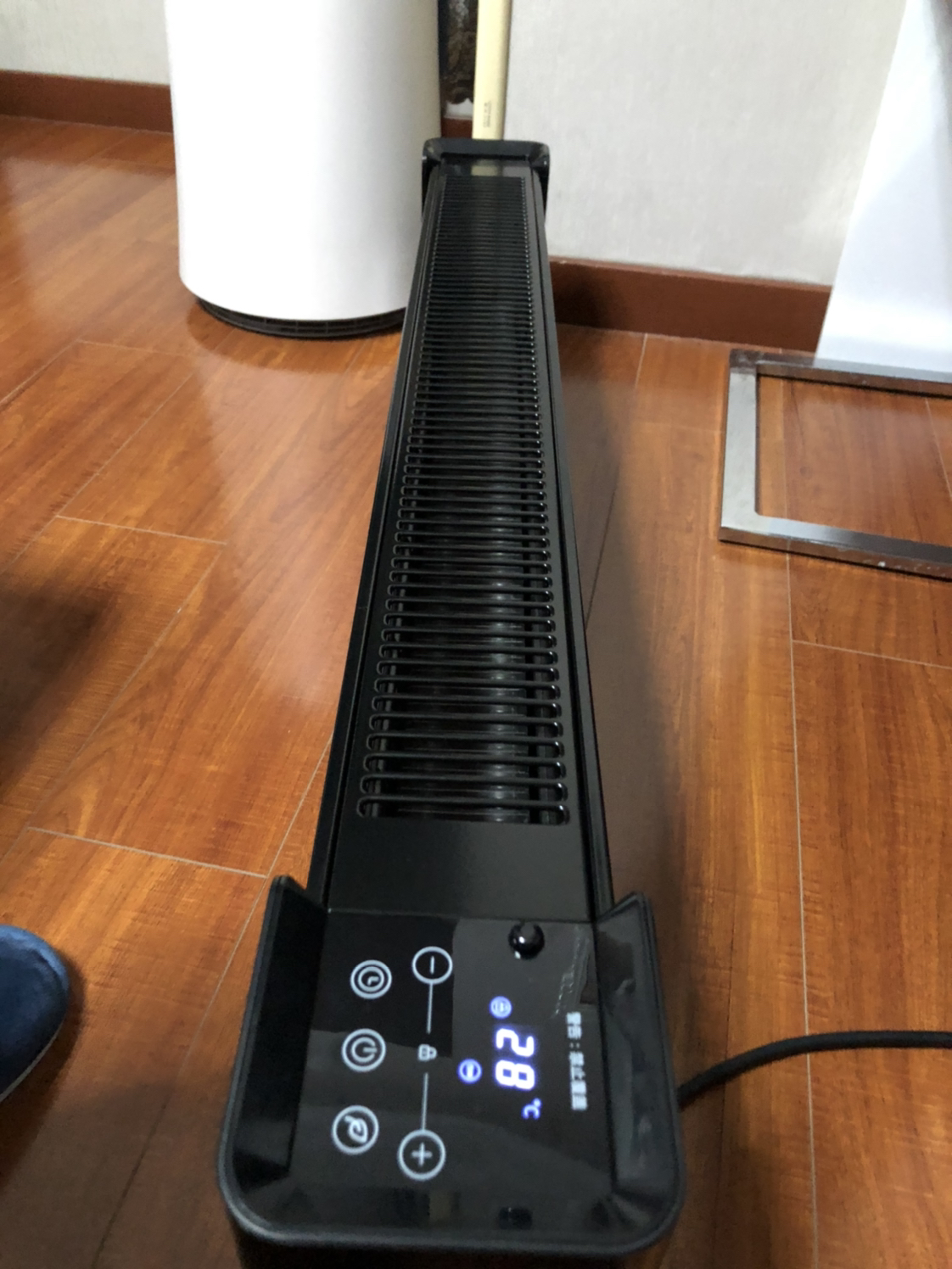 艾美特(airmate)踢脚线取暖器家用电暖气片速热对流式浴室防水电暖器