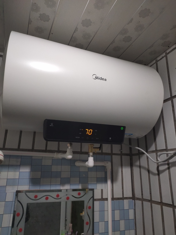 美的电热水器50升洗澡