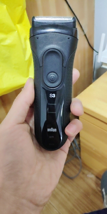 博朗(braun)电动剃须刀 3020s 德国进口三刀头 全身水洗 充插两用