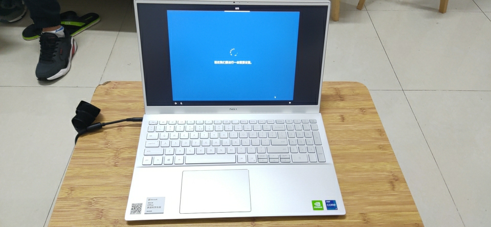 戴尔(dell)灵越5502 urban15.