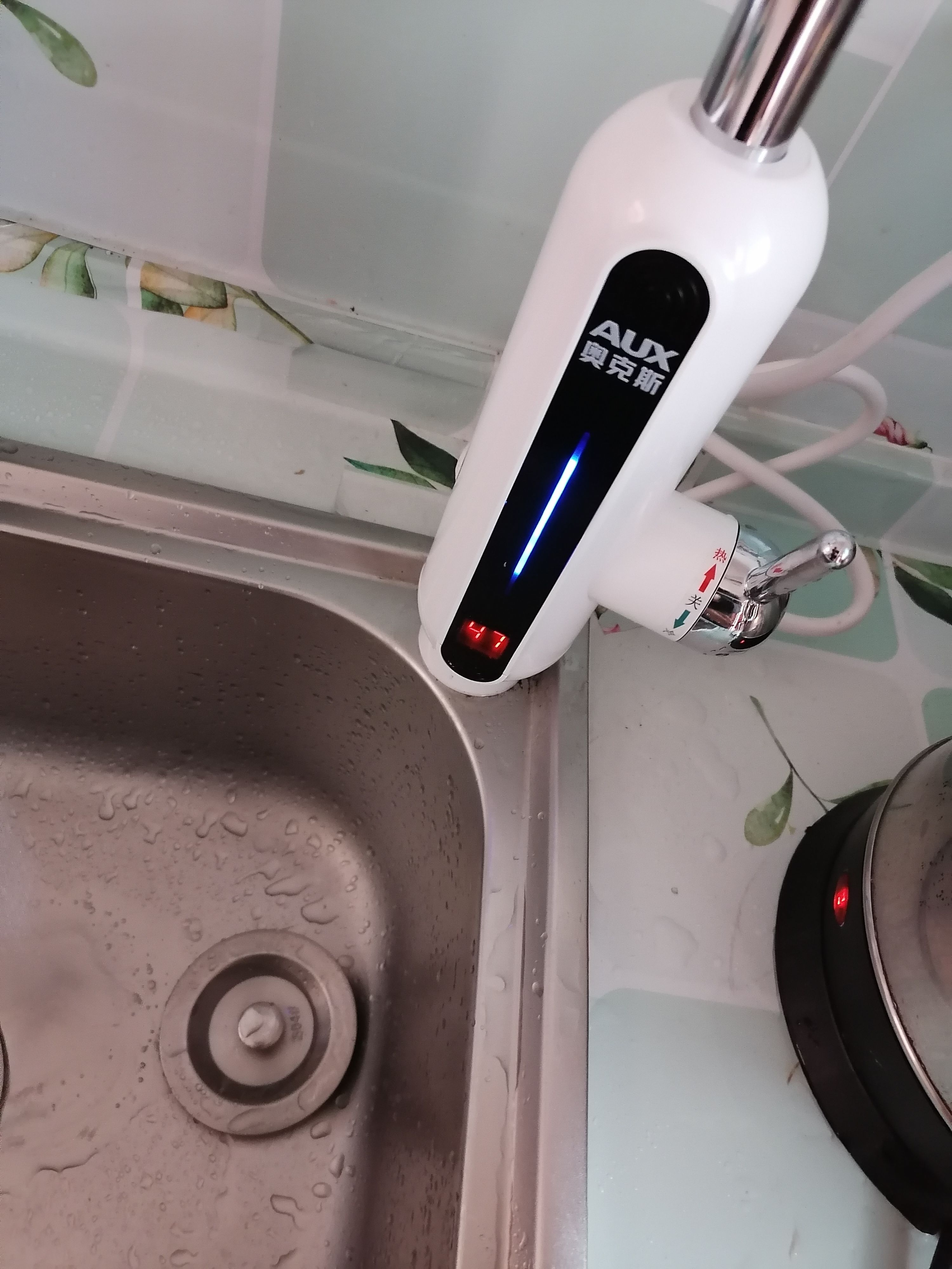 奥克斯(aux)即热式电热水龙头厨房小厨宝下进水款数码温显sgx3白色