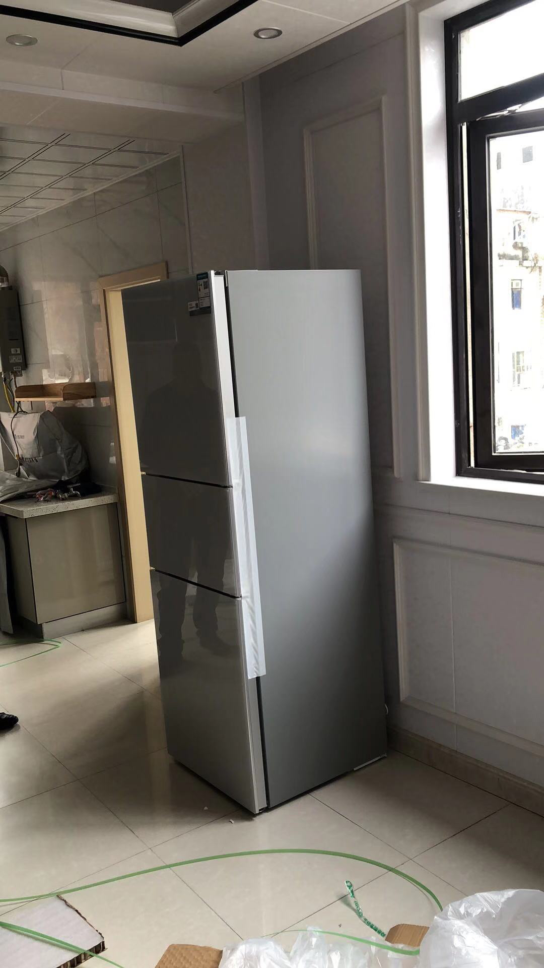 博世(bosch) 274升三门大容量电冰箱 混冷无霜 维他保鲜 玻璃门设计