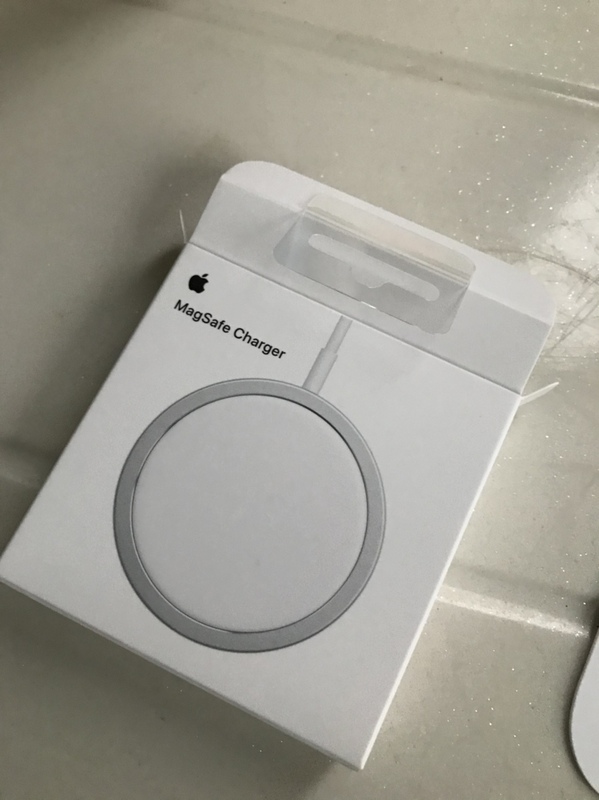 手机磁吸充电器 支持iphone 12 15w快速充电 苹果无线快充充电器晒单