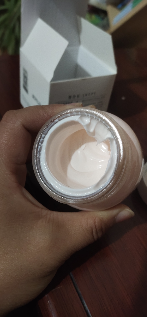 雪玲妃(snefe)光感焕颜素颜霜50g肤色提亮懒人霜保湿;滋润营养学生水