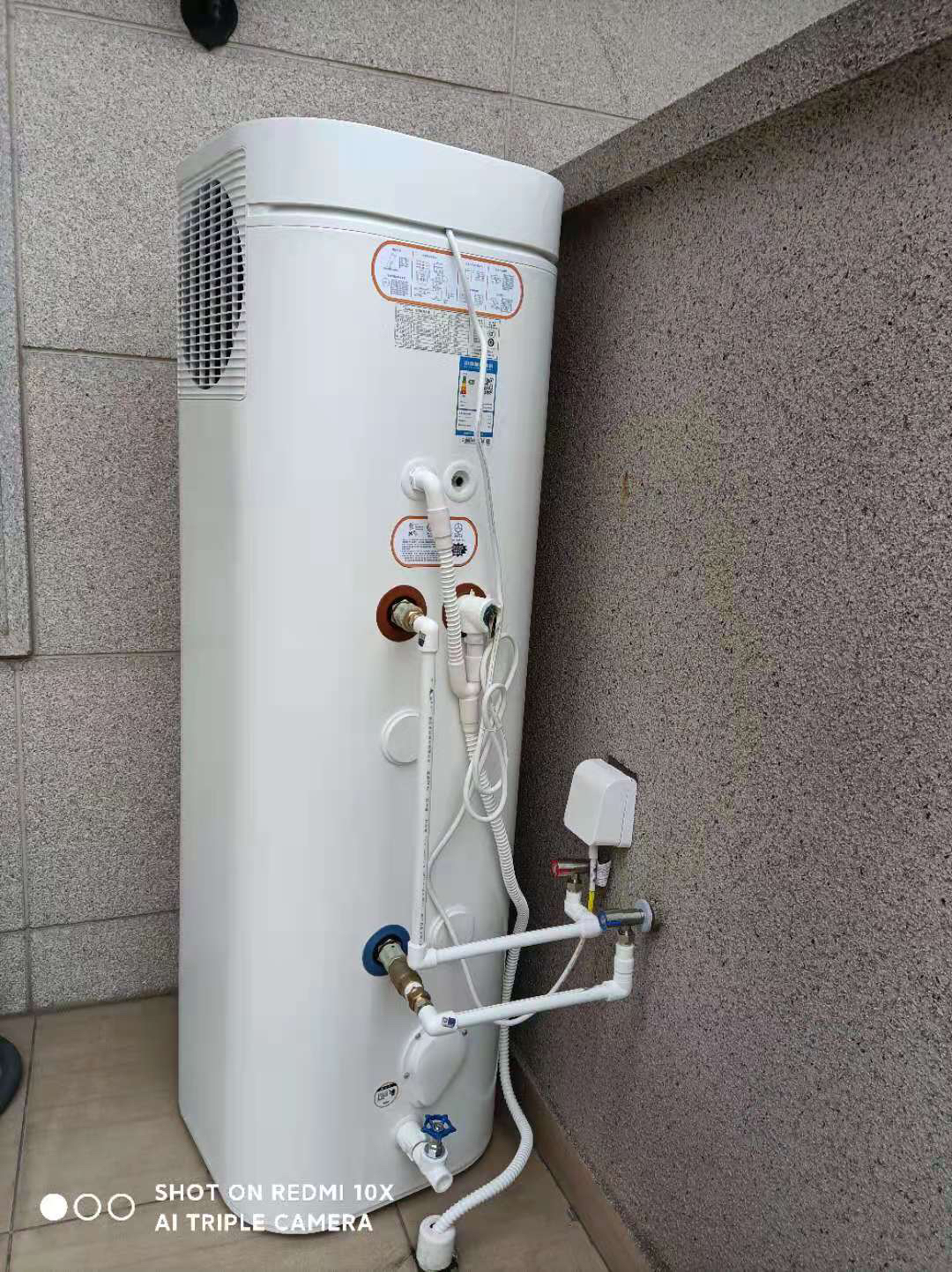 医院空气能热水工程-伊蕾科斯空气能官网