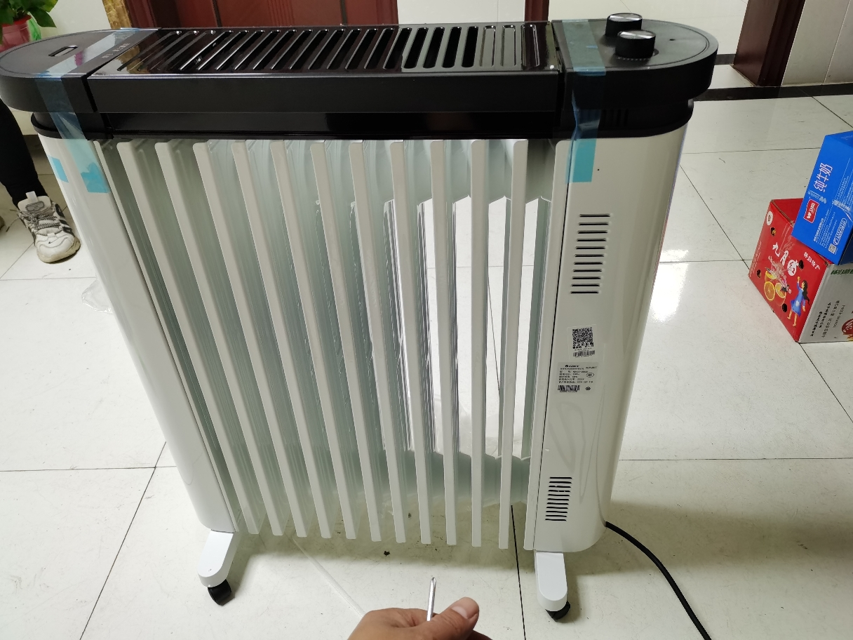 格力(gree)取暖器ndy20-s6022电暖器13折边汀片3d立体升温加湿干衣双u