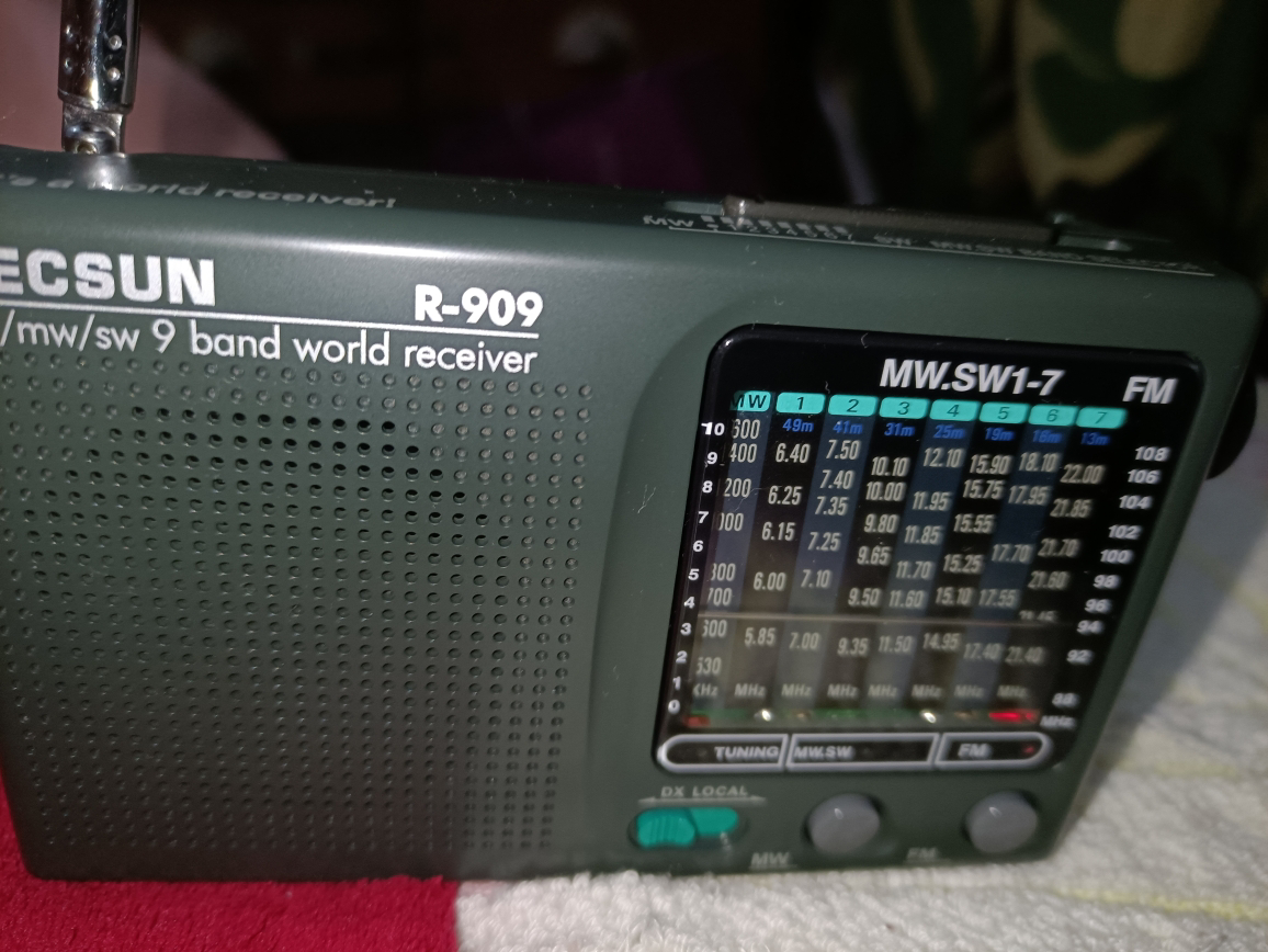 【赠8节干电池】德生收音机r909全波段便携式老人半导体 广播/高考四