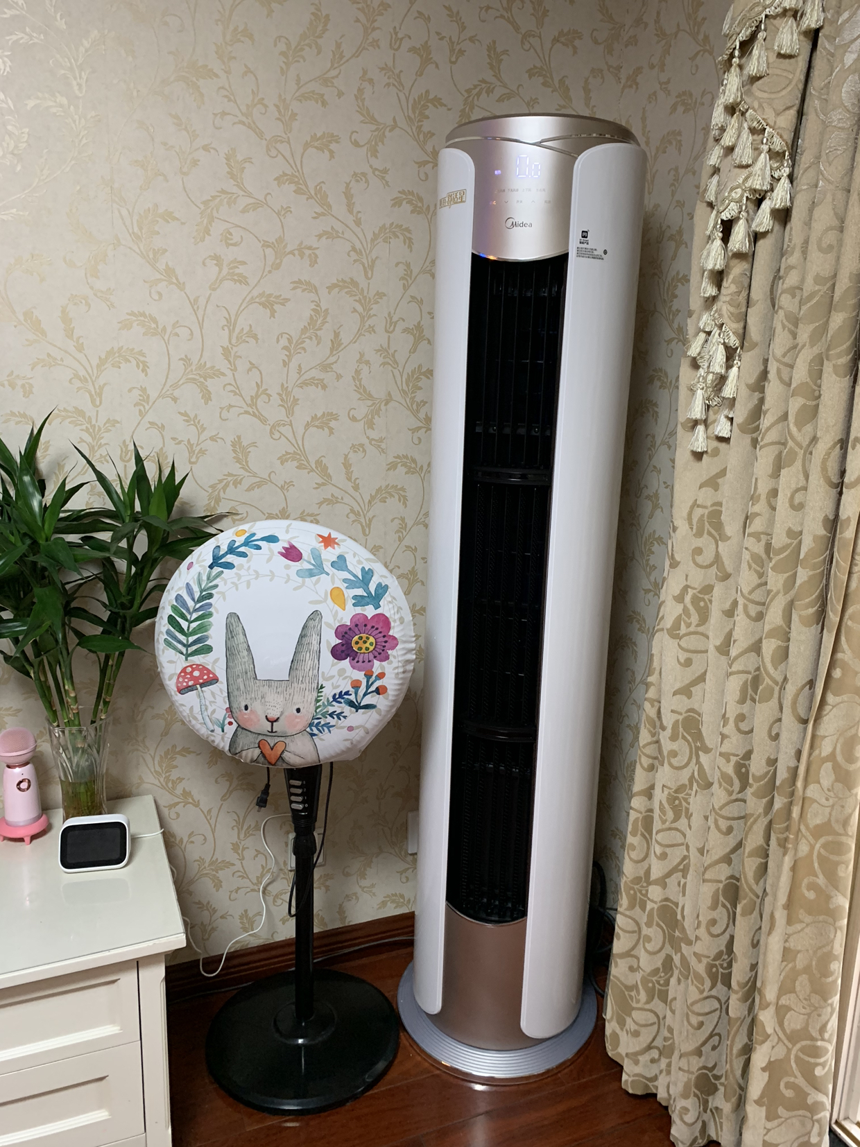 美的(midea)空调 舒适星无风感1级能效3匹 圆柱式柜机kfr-72lw/wysn8