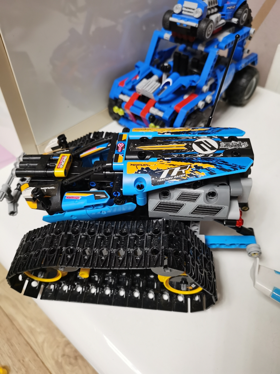 宇星模王积木玩具男孩玩具车兼容乐高积木 13032蓝色遥控履带特技车