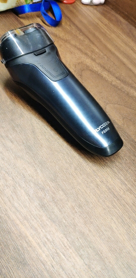 飞科(flyco)电动剃须刀fs808 (全身水洗智能充电显示男士充电式刮胡刀