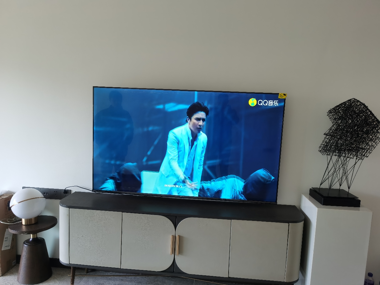 海信(hisense)65e3f 65英寸超薄机身 4khdr 智能语音 超大屏幕 精致