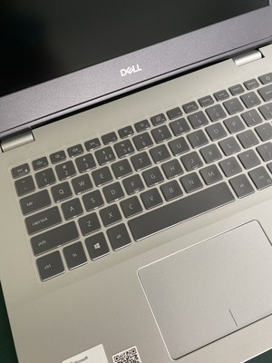 戴尔dell灵越7000-7501英特尔酷睿i7 轻薄本设计师 笔记本电脑 15.