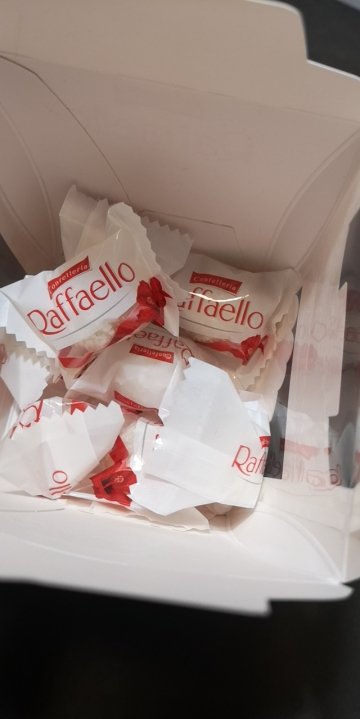 费列罗拉斐尔(raffaello) 巧克力15粒礼盒装 结婚喜糖送女朋友生日