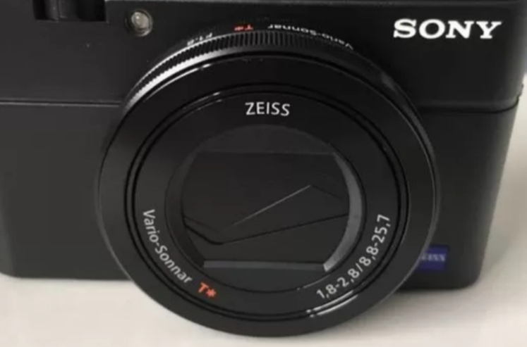 索尼(sony dsc-rx100m3 数码相机 黑卡3 cmos传感器 180°翻转3英寸