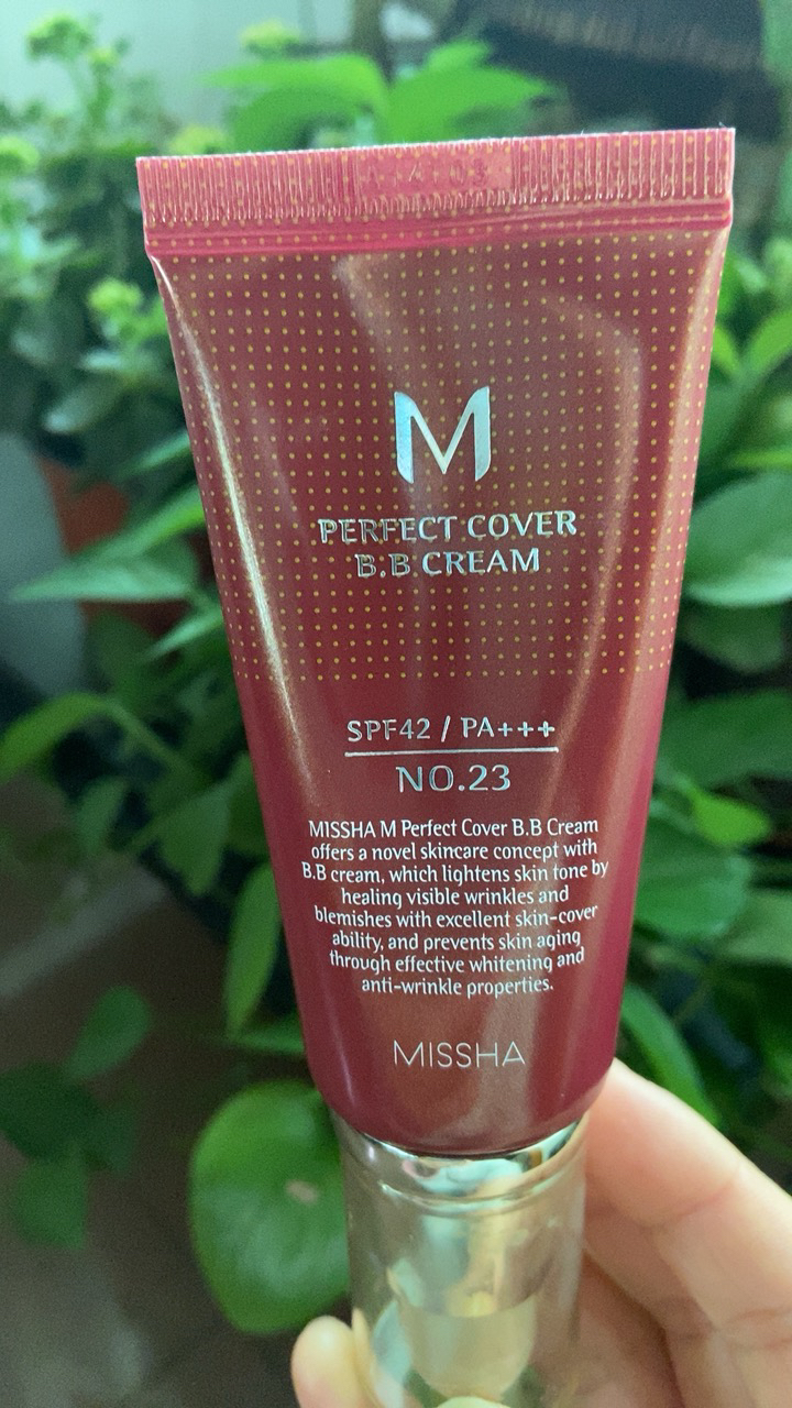 谜尚(missha)bb霜 大红bb 魅力润颜修容霜spf42/pa   (23号)50ml 遮瑕