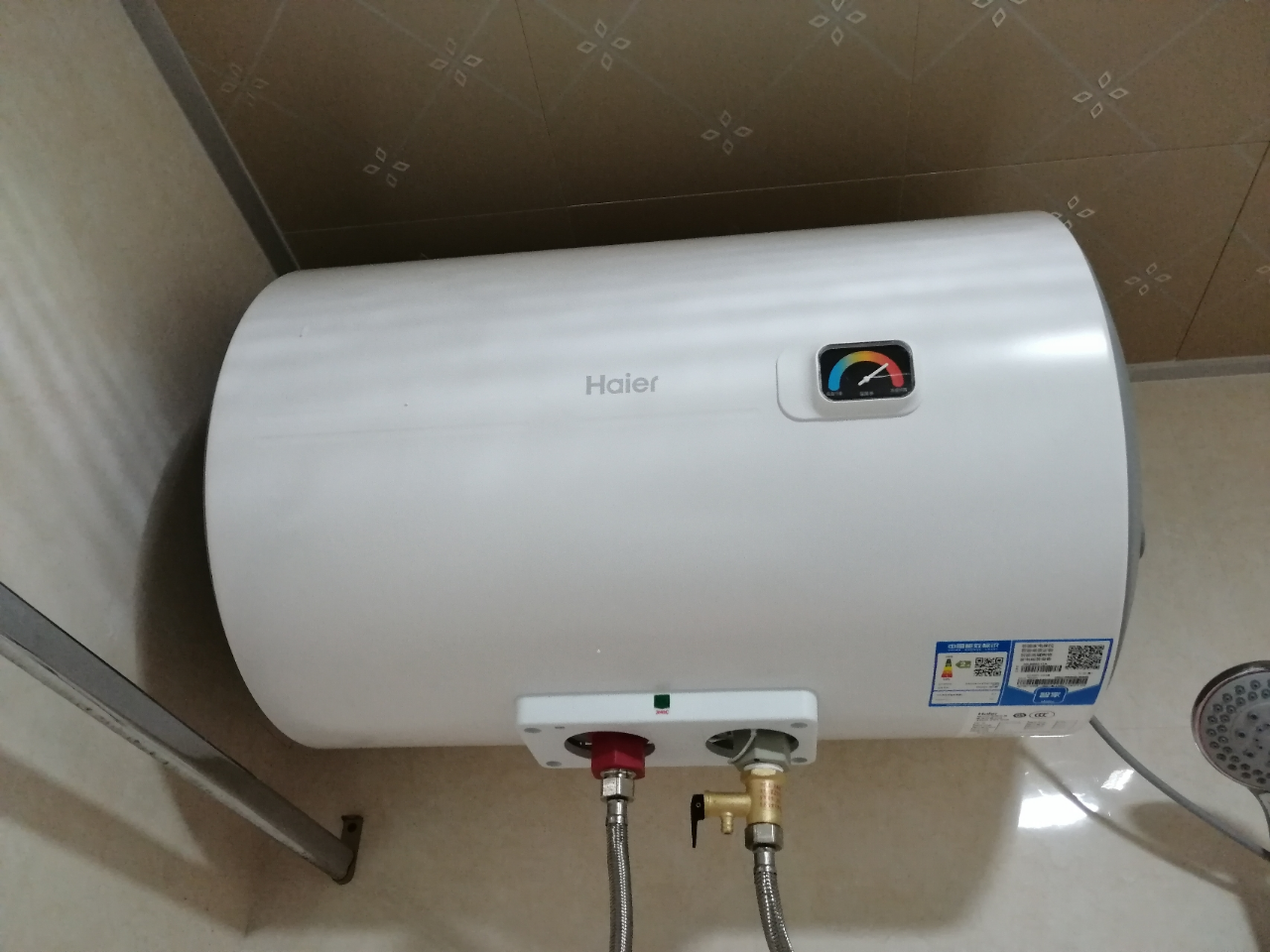 haier/海尔50升电热水器 2200w速热 金刚三层胆 安全防电墙 m式新鲜