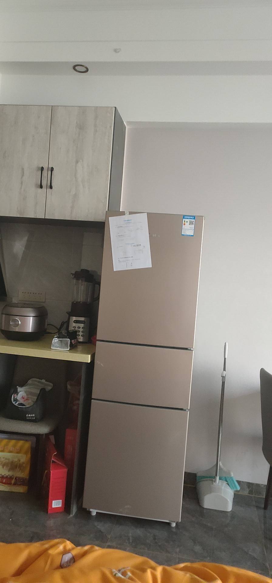 美的(midea)冰箱 213升 分类保鲜 节能静音 三门三温式直冷冰箱家用