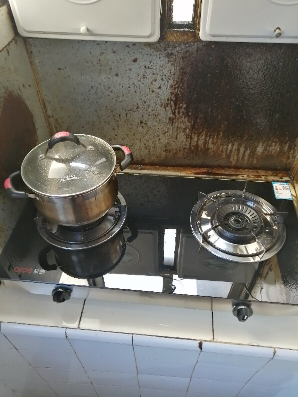 台上灶,使用方便,火力挺大的,不错