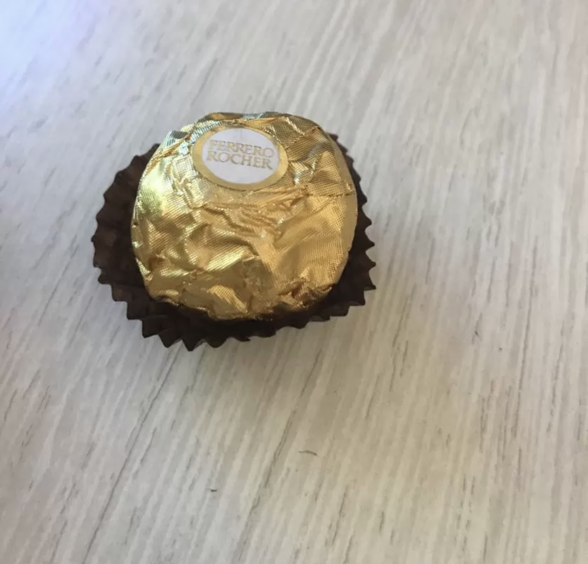 ferrero/费列罗榛果巧克力蝴蝶结礼盒装送礼费列罗巧克力8颗晒单图