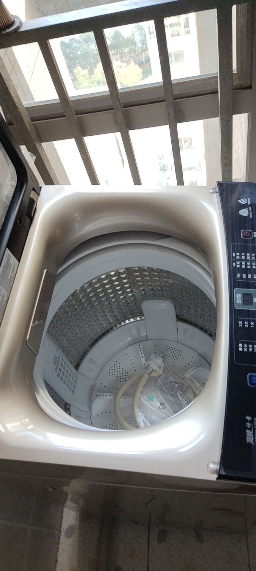 脱水机海尔10公斤波轮洗衣机 全自动 大容量 金色玻璃面盖xqb100-bz