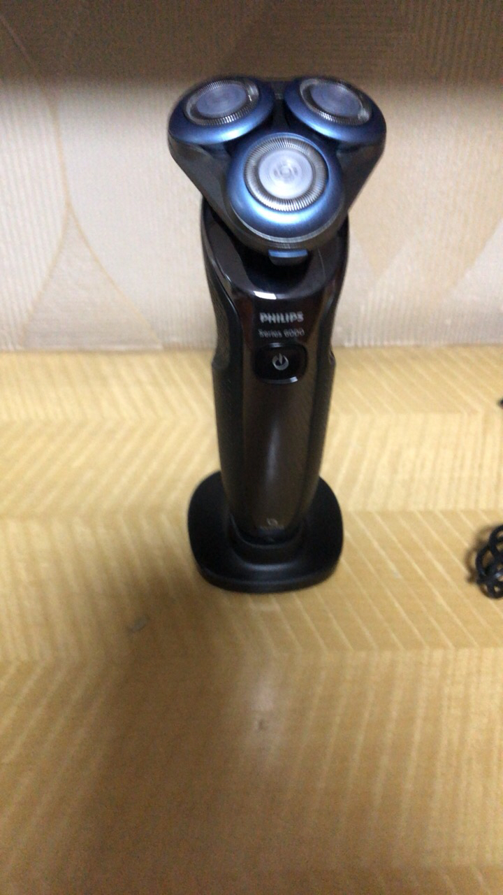 飞利浦(philips)电动剃须刀 干湿双剃 智能动力调节舒适6系礼盒款 s