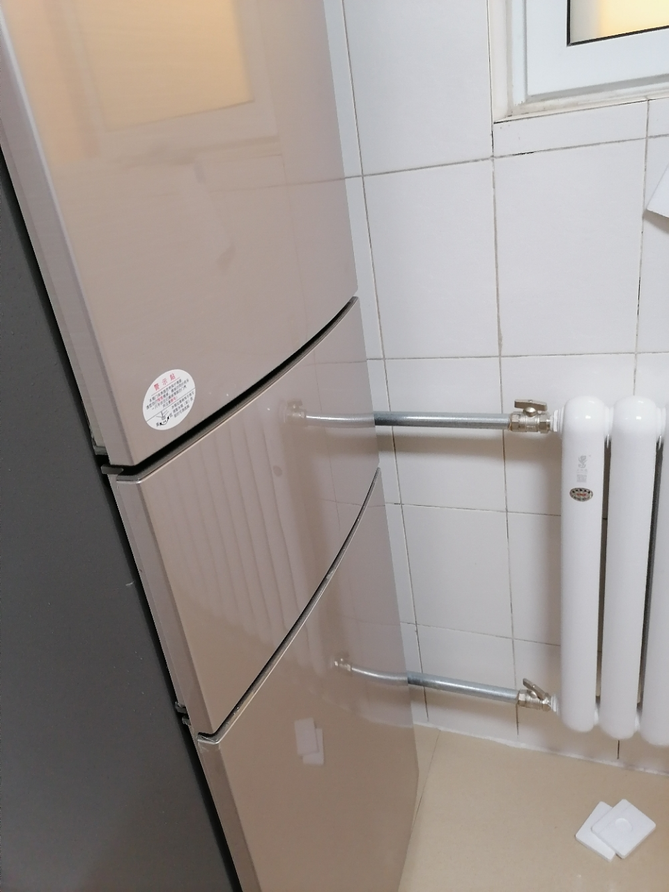 海尔(haier)bcd-213wmps 213升风冷无霜家用三门电冰箱 deo净味 金色