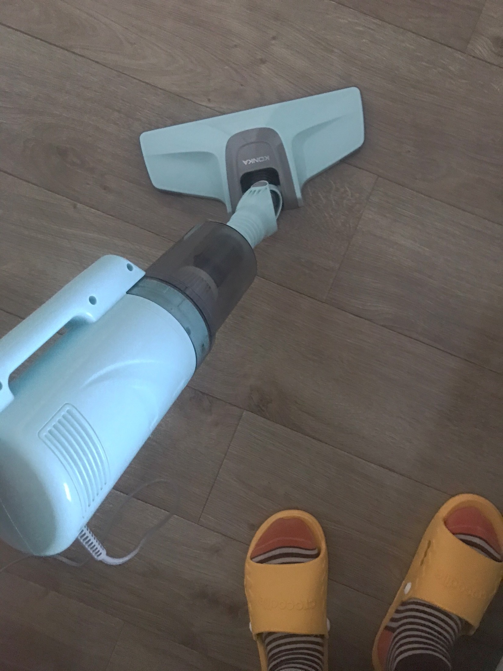 康佳(konka) 吸尘器 kz-vc10 家用小型大吸力床上手持式多功能大功率