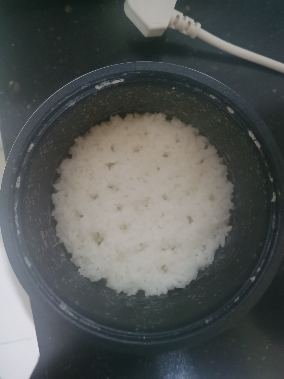 九阳(Joyoung)电饭煲 F-12FZ618(珍珠白)食品级材质 可拆上盖 不粘锅内胆 底盘加热 1.2LQ萌电饭锅晒单图