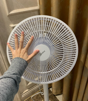 美的熊小美电风扇家用小型机械式易拆洗摇头送风落地扇sad30ma-z晒单