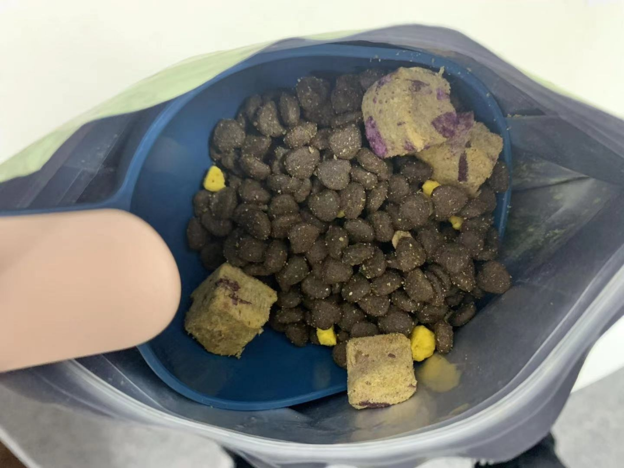 畅享优品狗粮牛油果冻干双拼全期成犬幼犬粮1.5kg 3斤装晒单图