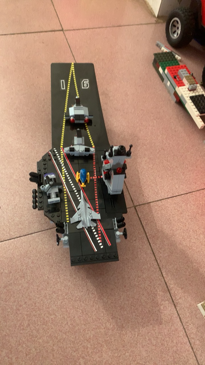 汇奇宝 积木航空母舰大型拼装玩具儿童礼物益智动脑航母男孩子兼容