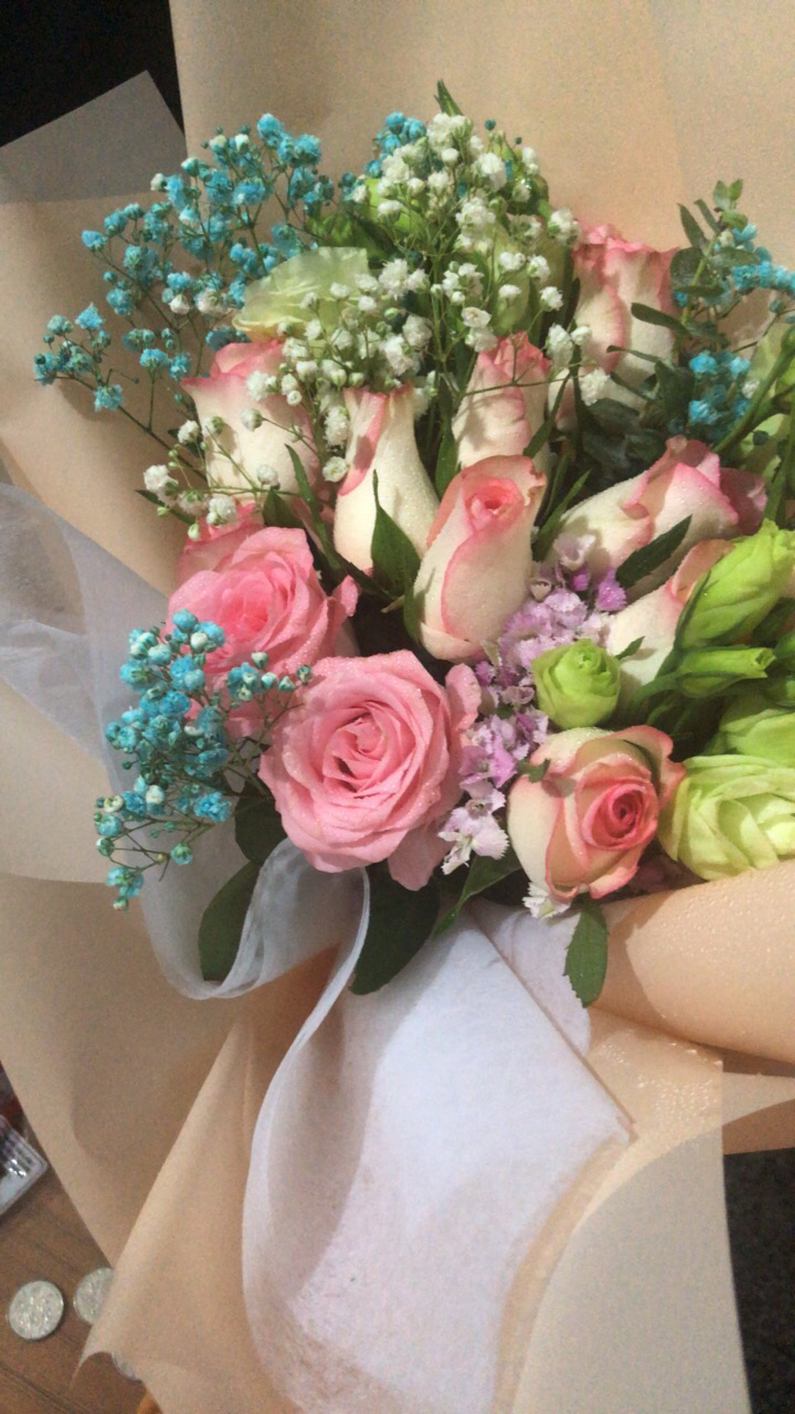 五二零 鲜花速递全国 11朵香槟玫瑰桔梗红豆花束生日礼物道歉礼品