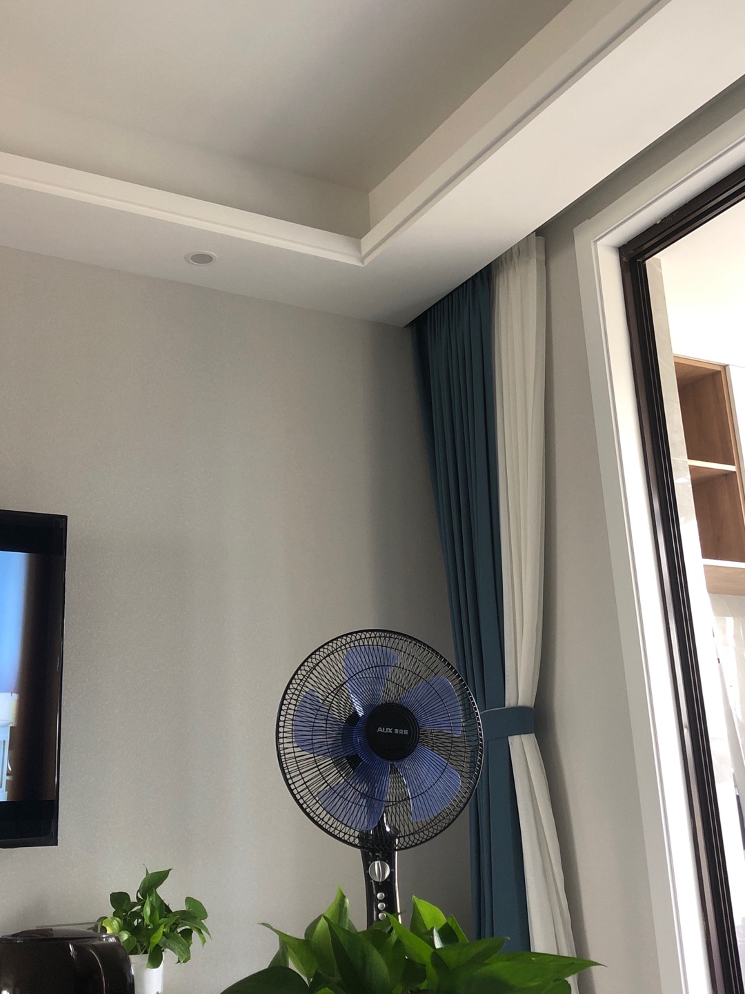 奥克斯(AUX)电风扇FS1603家用床头定时落地扇 节能立式办公室轻音风扇 黑色晒单图