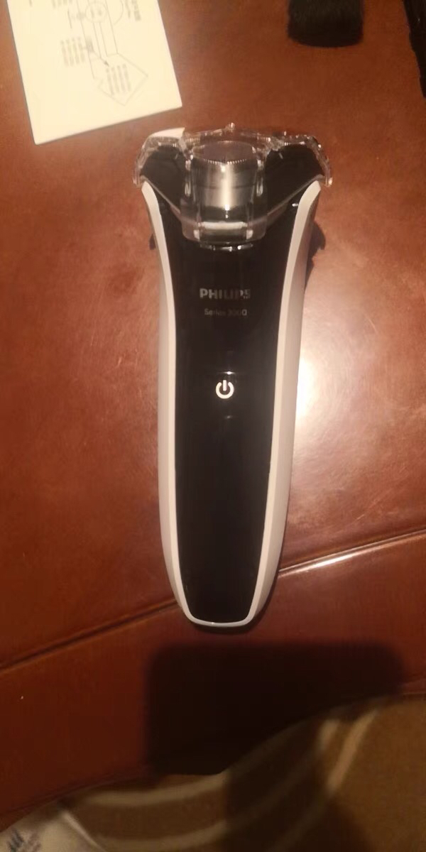 飛利浦(philips) 電動剃鬚刀 s3103/06 乾溼兩用三刀頭剃鬚刀全身水洗