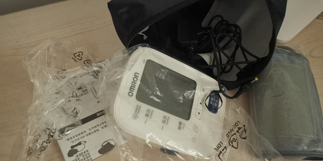 欧姆龙(omron)电子血压计 u30 上臂式家用智能加压全自动测量血压仪